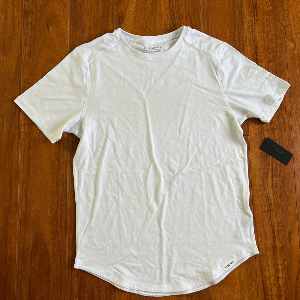 White Legend short sleeve crew neck t-shirt #athleisure
